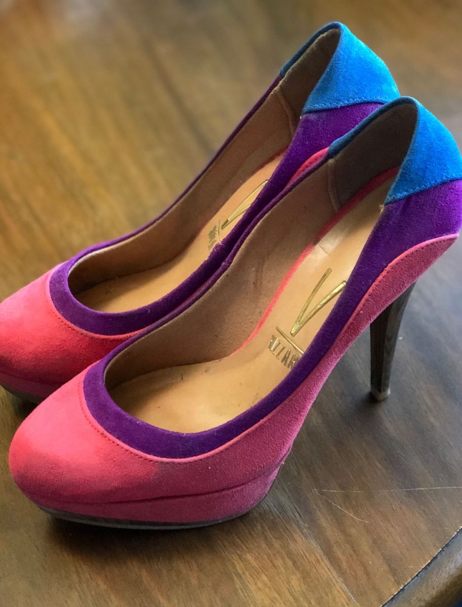 sapato vizzano colorido