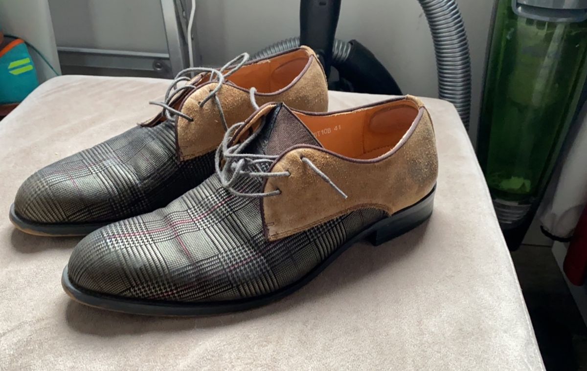 sapato costurado a mão