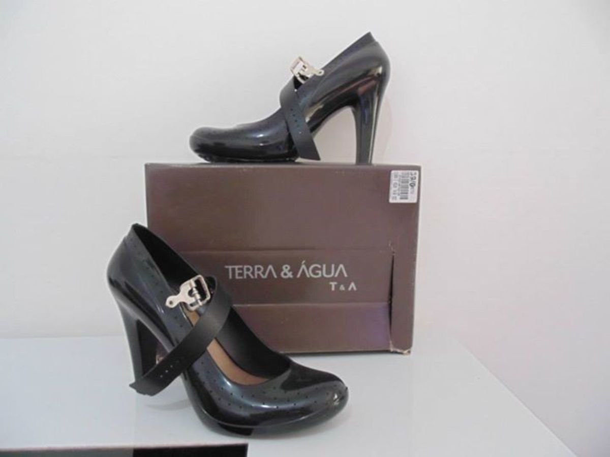 sapatos terra e agua