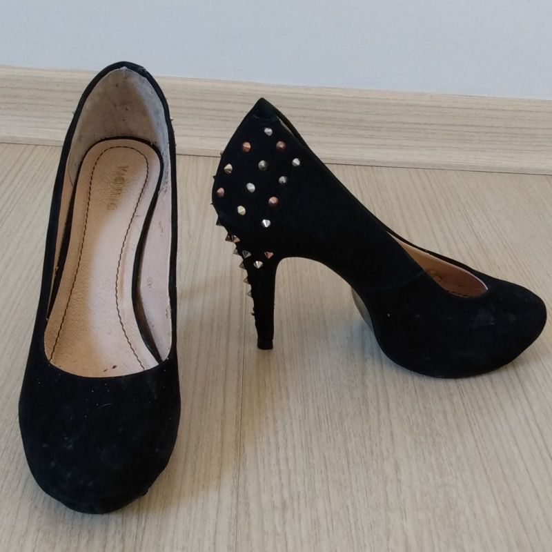 Sapato store com spikes