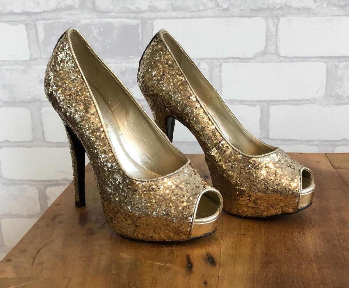 sapato feminino dourado para festa