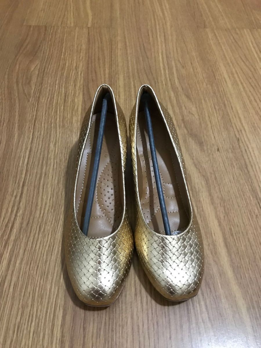 sapato dourado ortopédico - sapatos deyfer soft