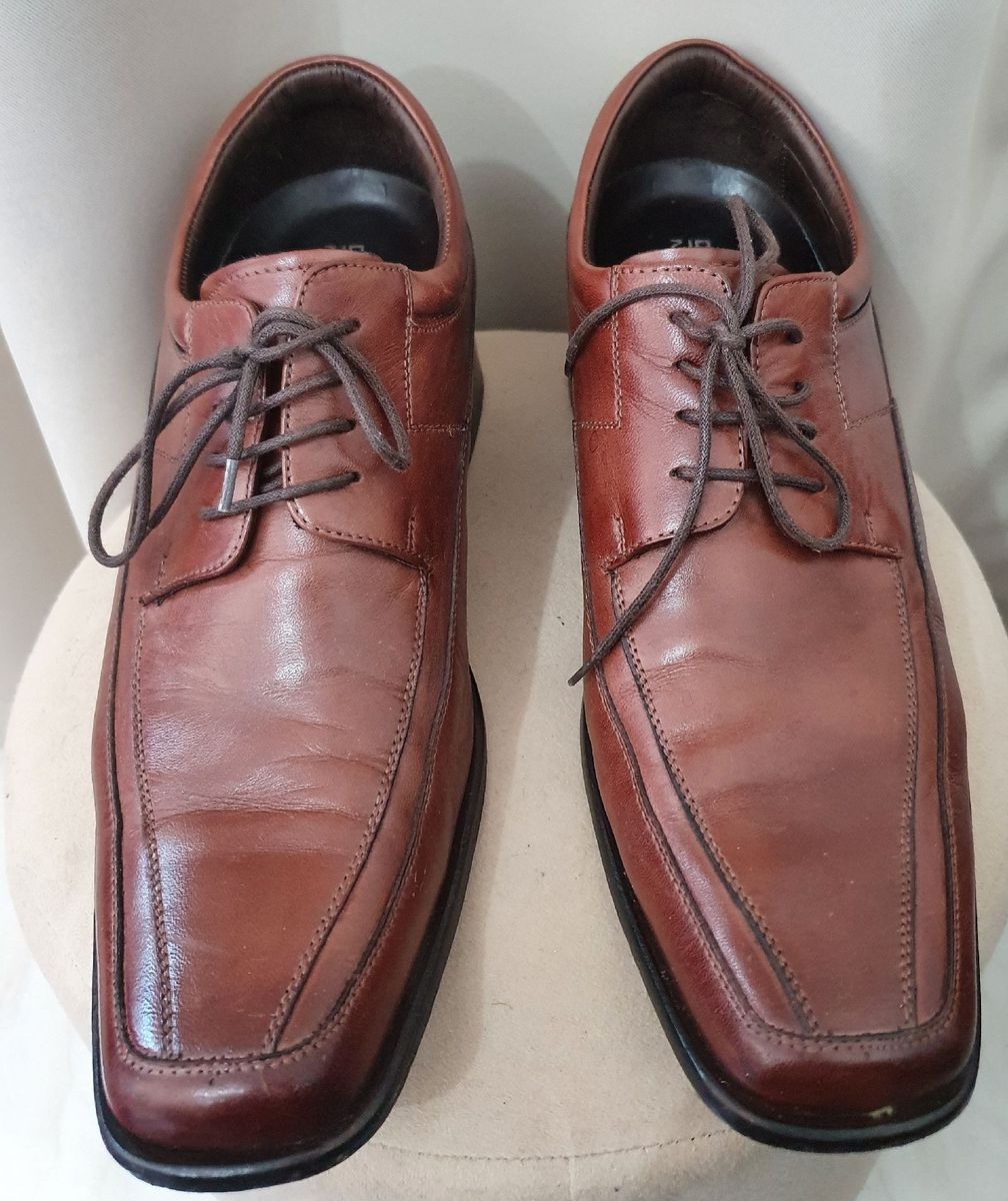 sapato masculino com salto interno di pollini