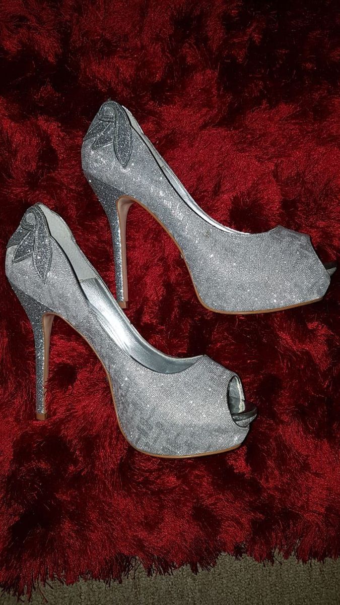 sapatos prata para casamento