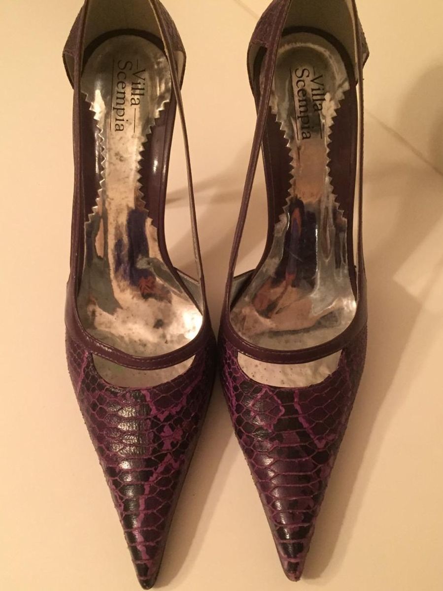 sapato de salto vinho