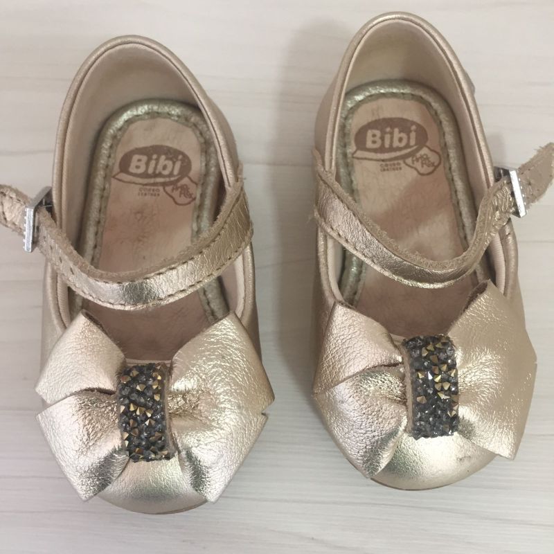 Sapato best sale bibi dourado