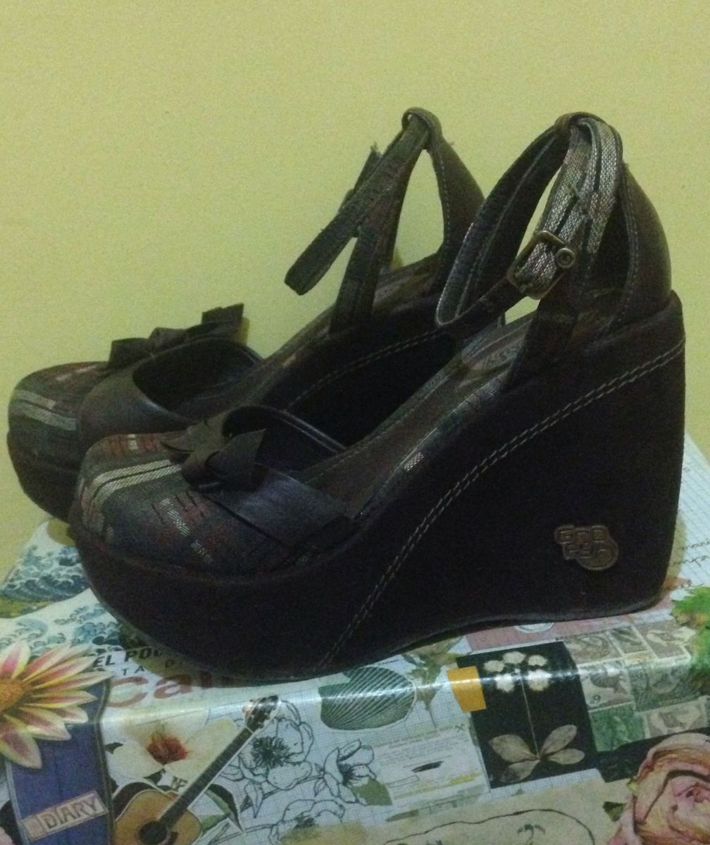 sapato goofy feminino