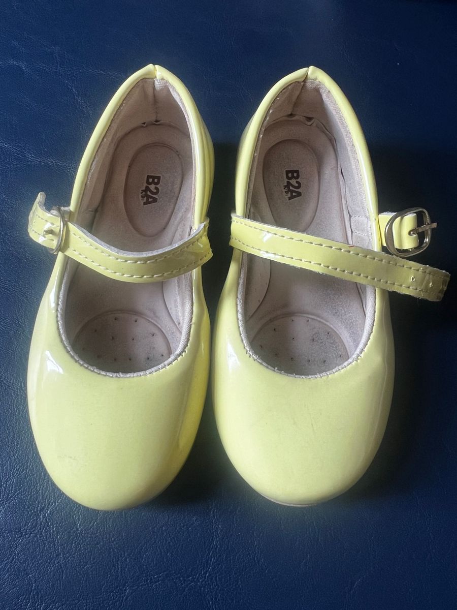 Sapato hot sale infantil amarelo