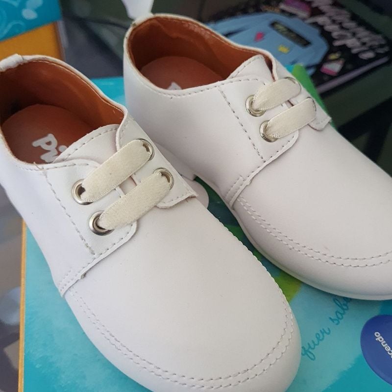 Sapato branco best sale de menino