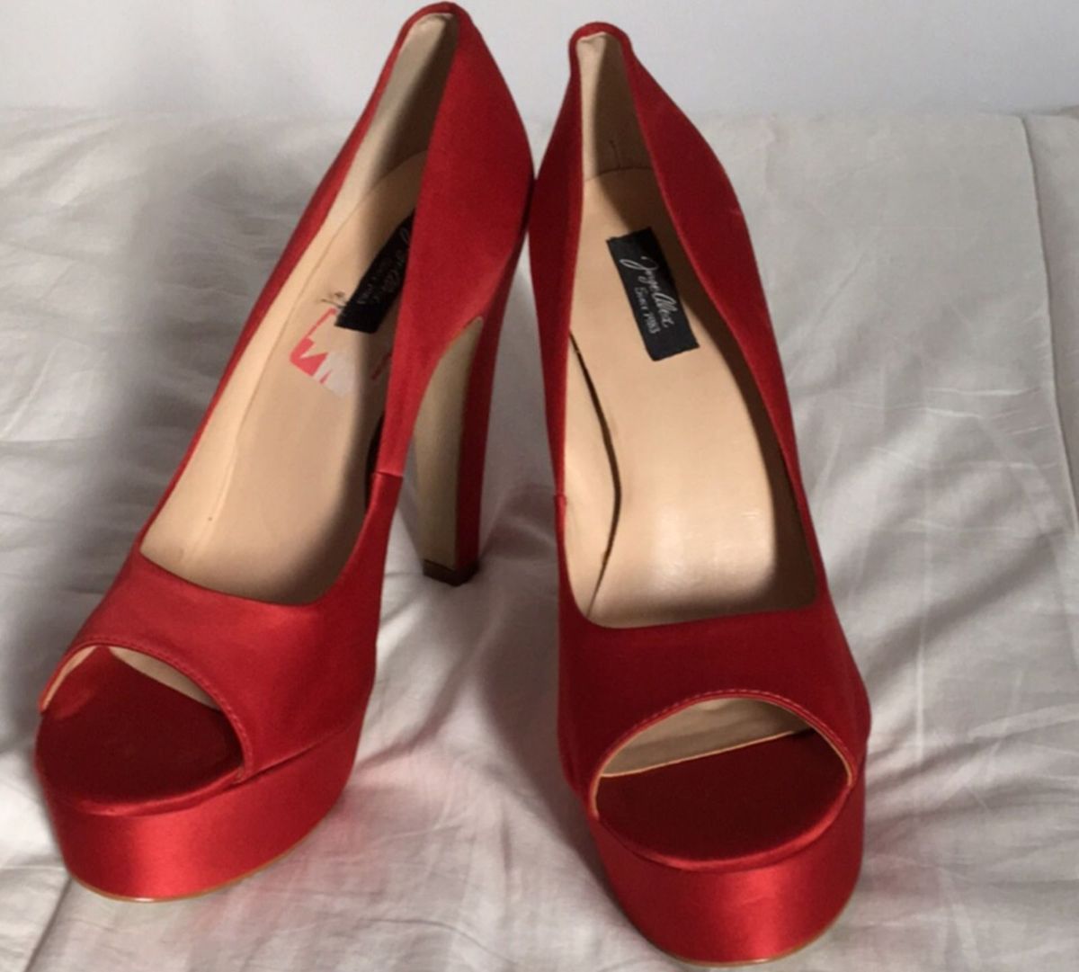 sapato vermelho meia pata