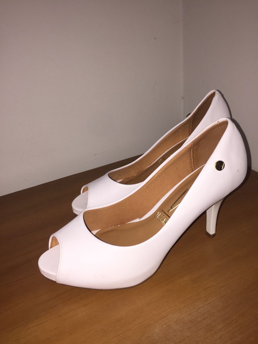 sapato branco vizzano noiva