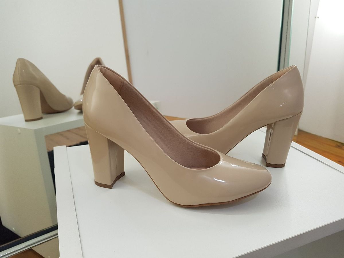 sapato de salto bico redondo