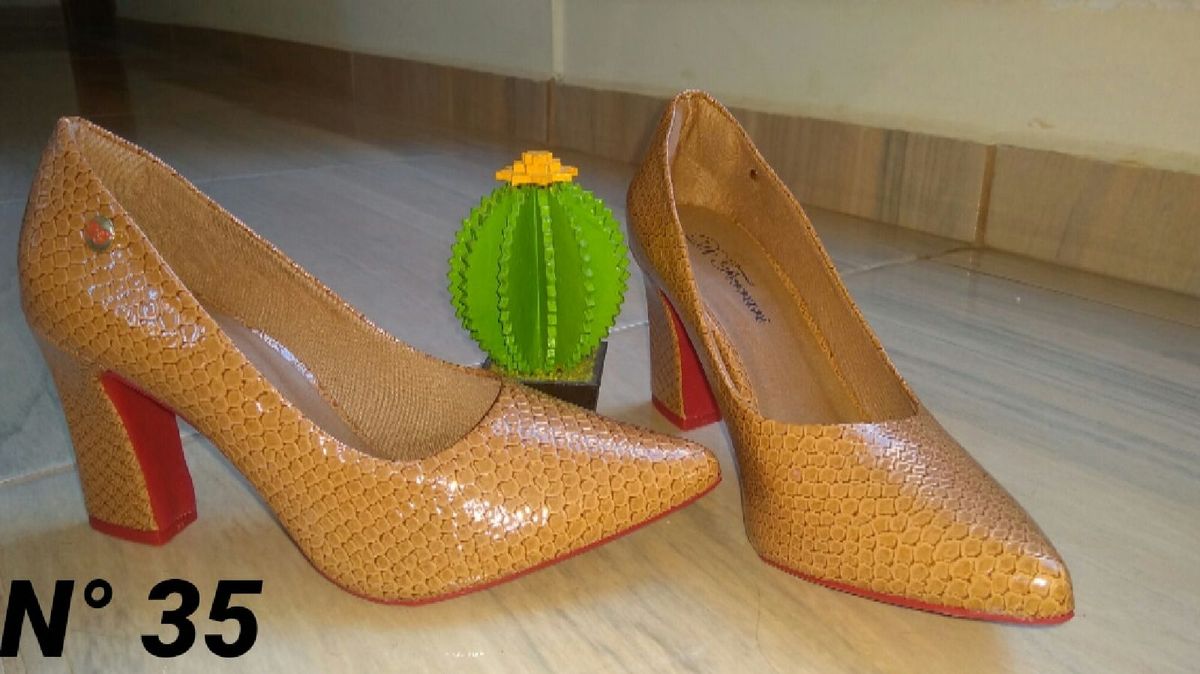 sapatos di ferrari