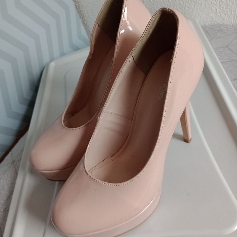 Sapato best sale nude verniz