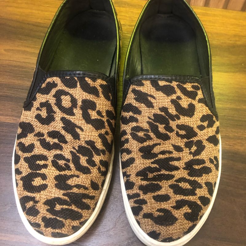 Slip on hot sale onça arezzo