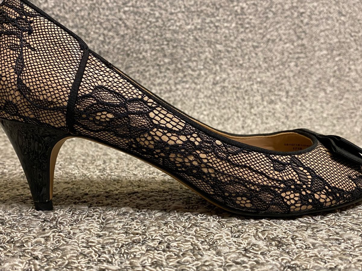 sapato peep toe baixo