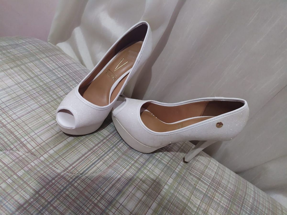 sapato peep toe vizzano branco