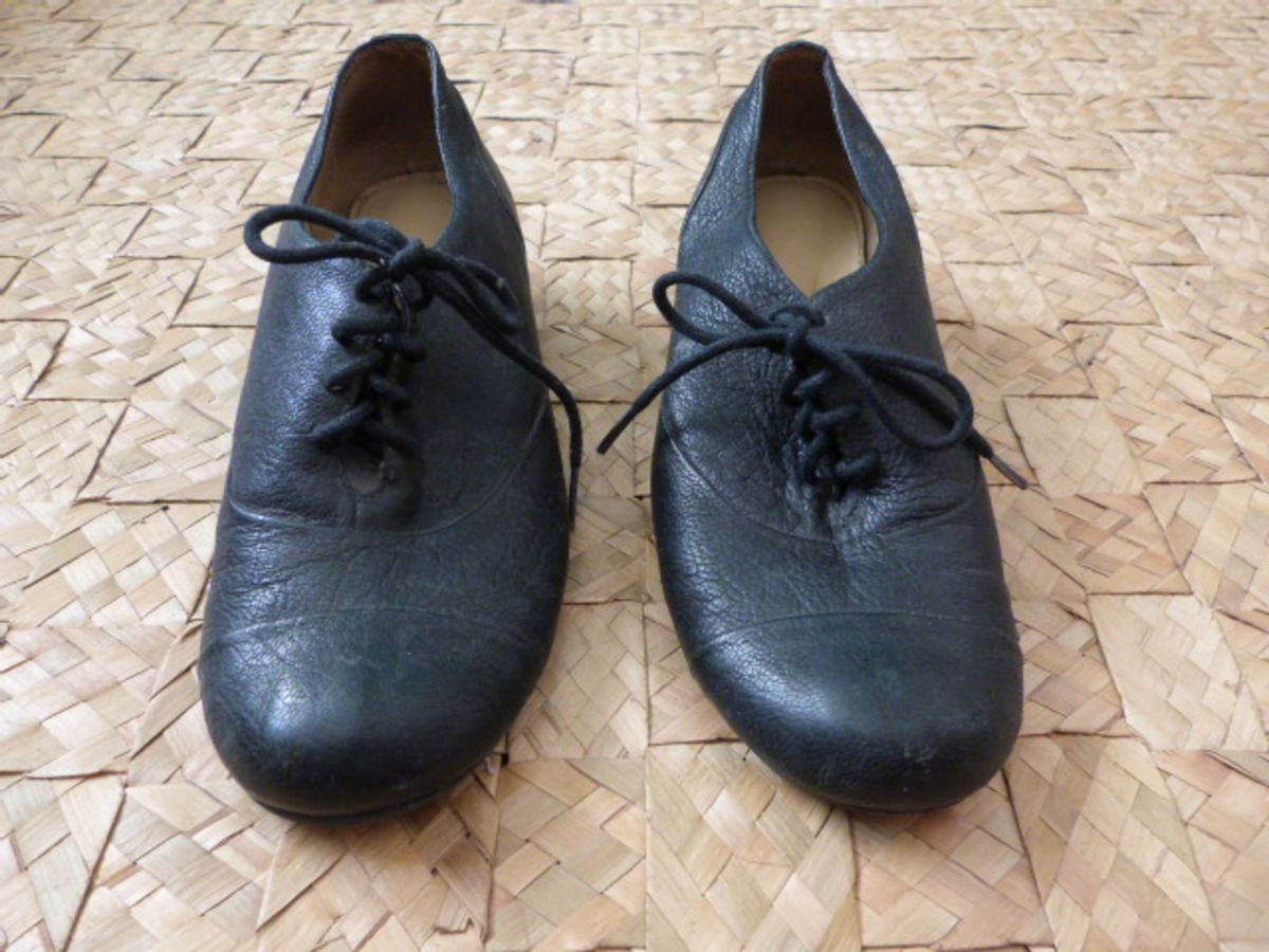sapato feminino fechado com cadarço