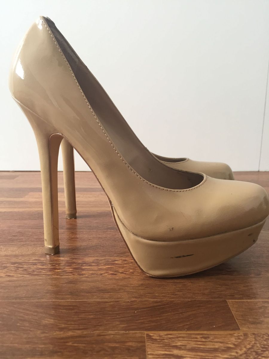 Sapato Pump Nude De Couro Envernizado Steve Madden Sapato Feminino Steve Madden Usado