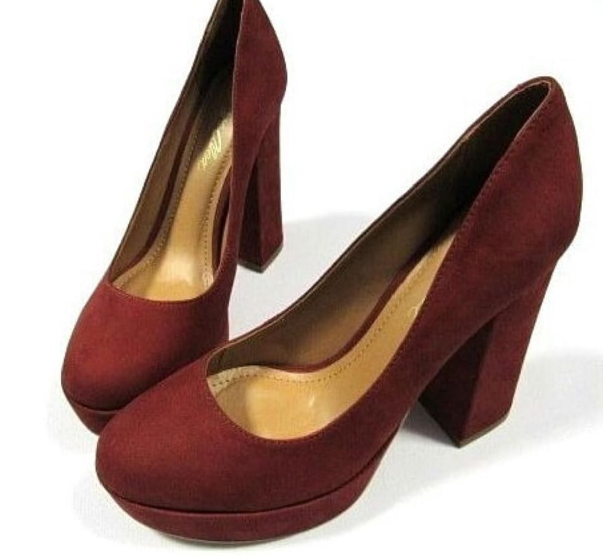 sapatos de salto fechado