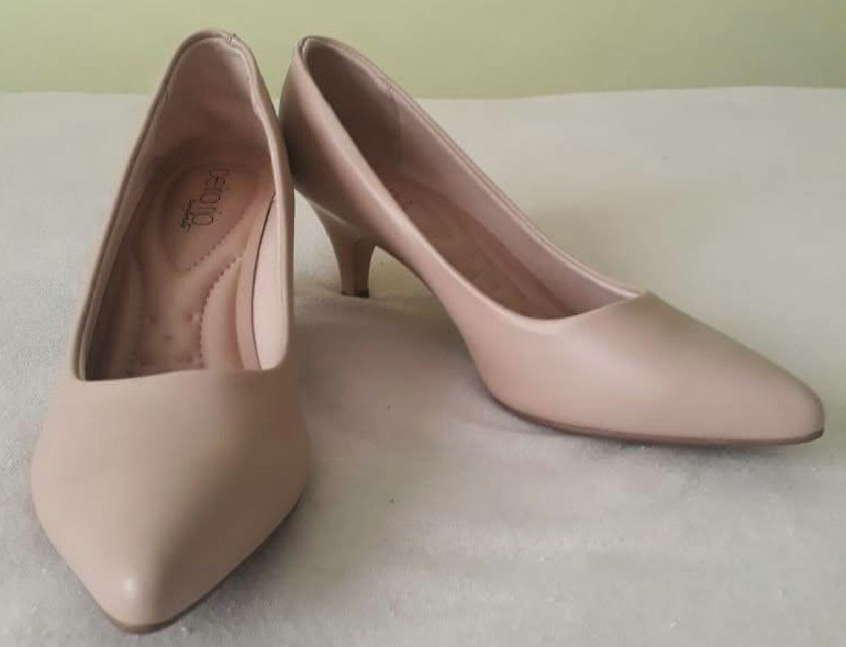 sapato salto alto nude