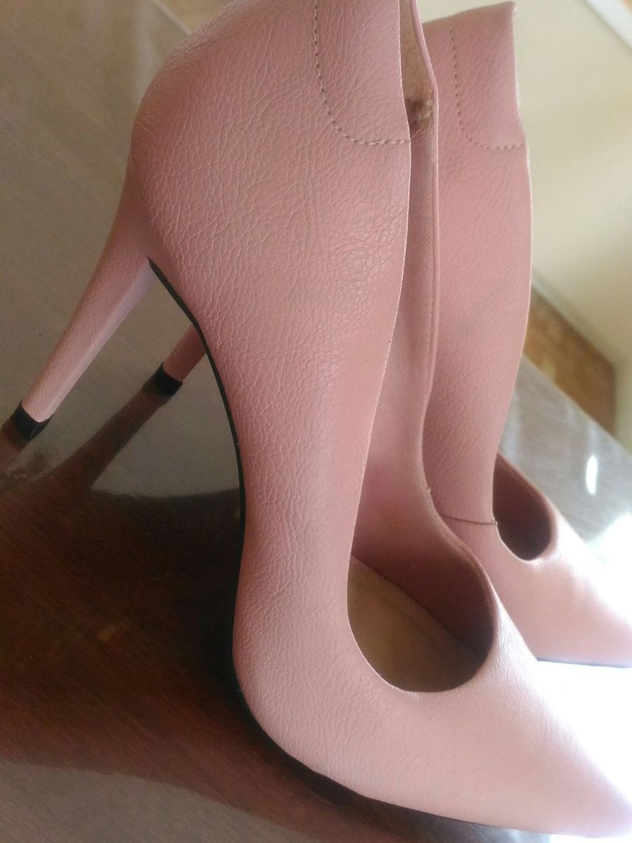 sapatos de salto alto de luxo