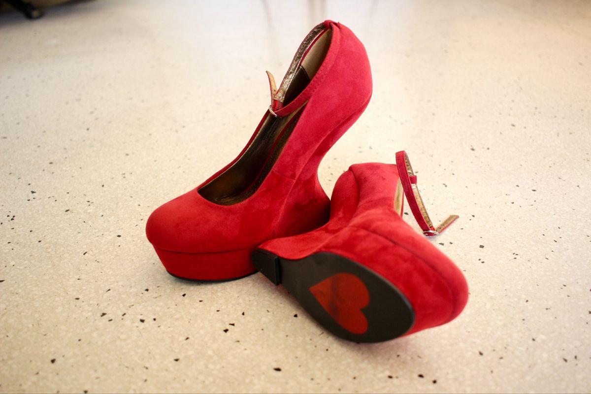 sapato salto invisivel