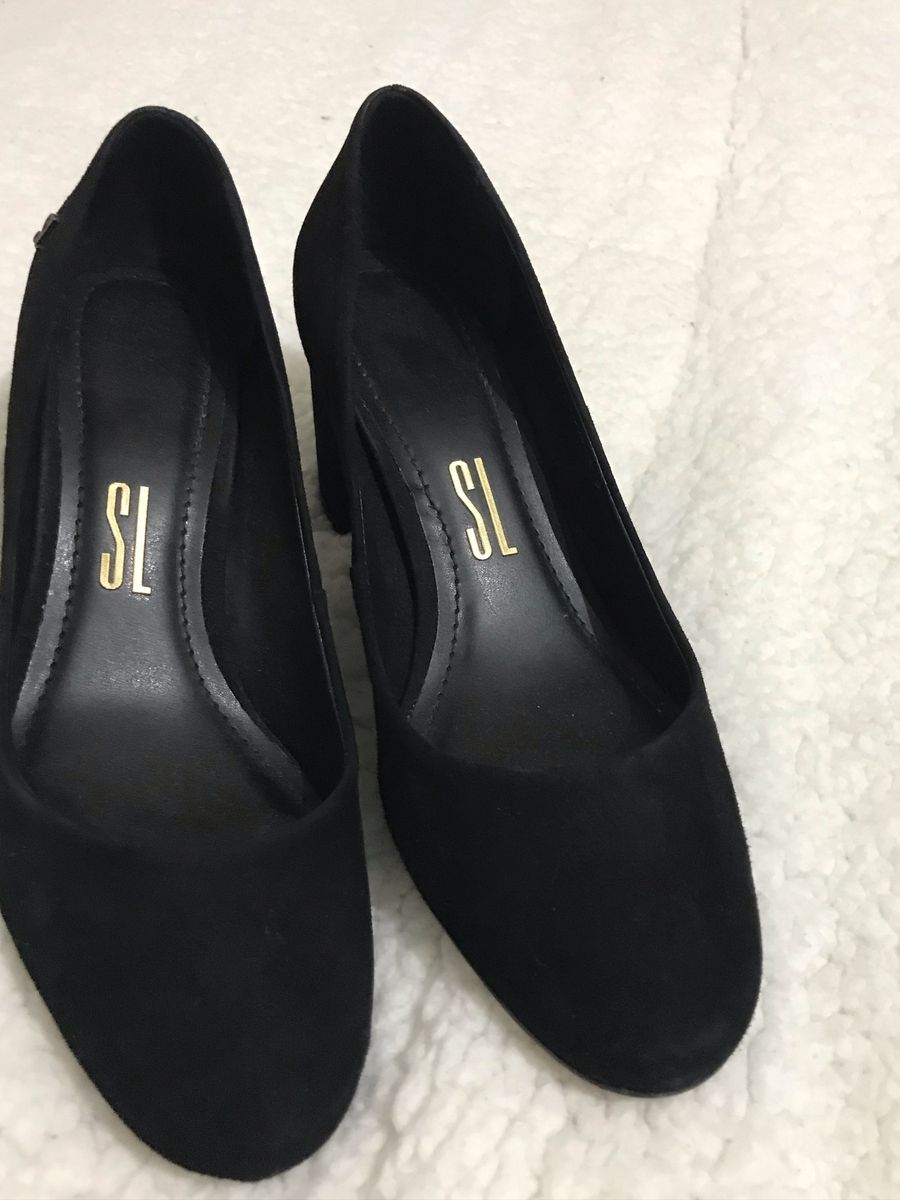 sapato de salto quadrado