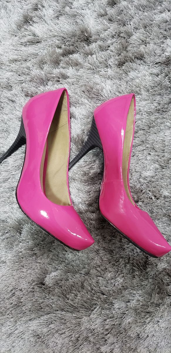 scarpin pink verniz