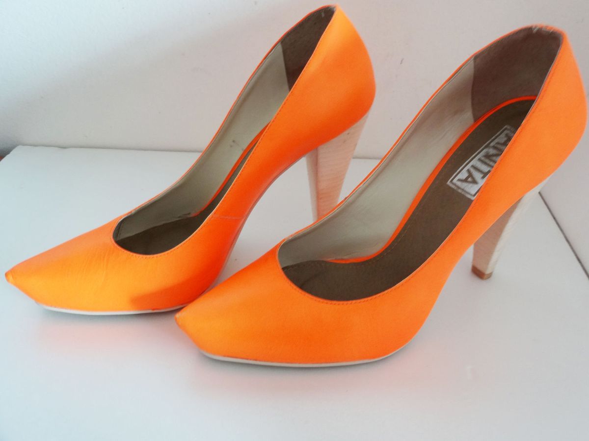 scarpin laranja