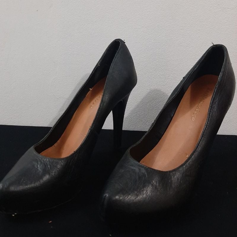 Scarpin preto 2024 raphaella booz