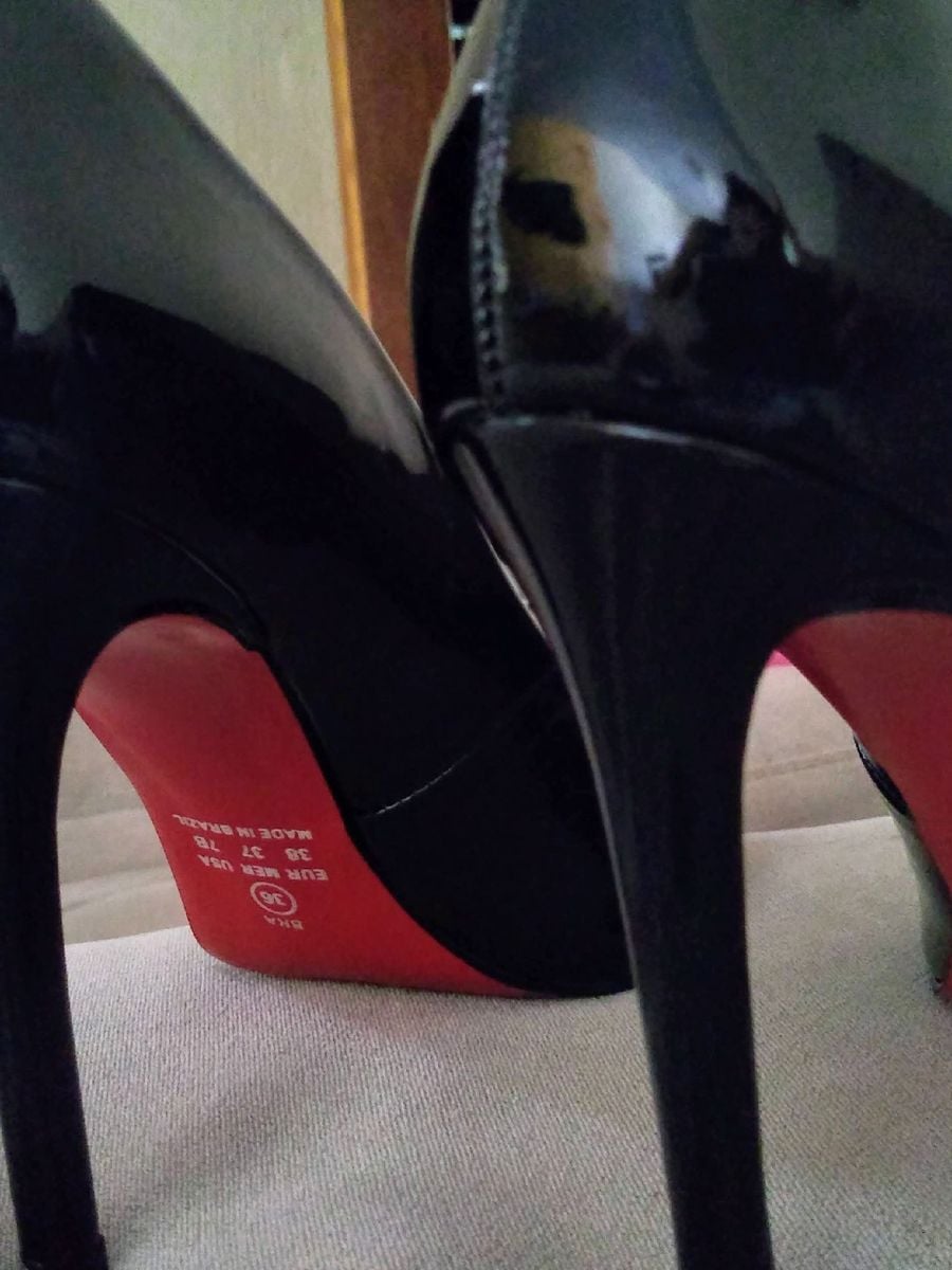 sapato prada solado vermelho