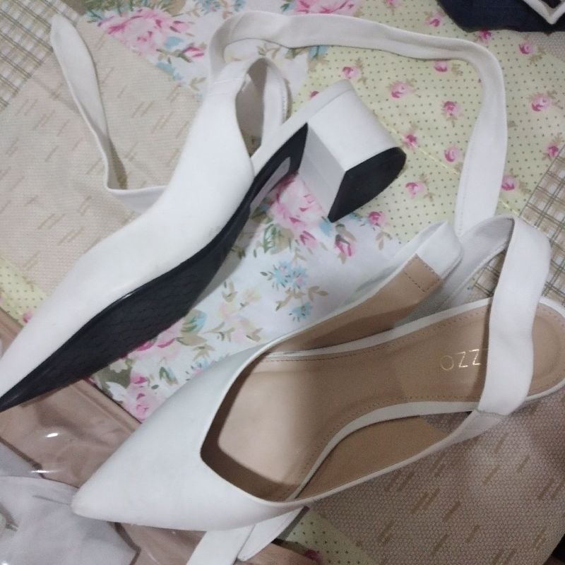 Sapato Slingback Liso Couro Branco 38 Arezzo Perfeito Noiva Casamento R stico Sapato Feminino Arezzo Usado 50599386 enjoei