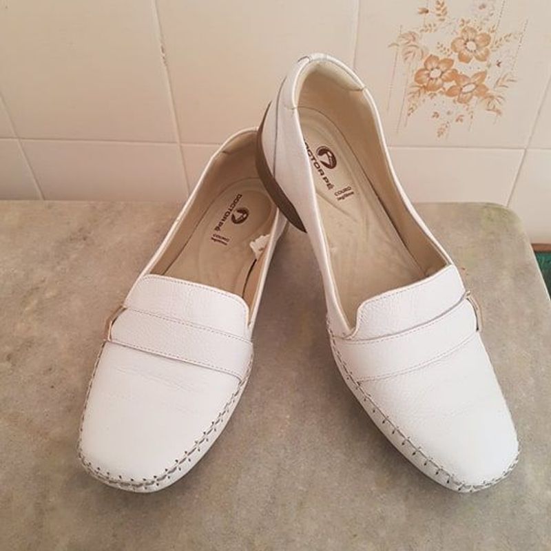 Sapato Slip Doctor Pé em Couro Sapato Feminino Doctor Pé Usado