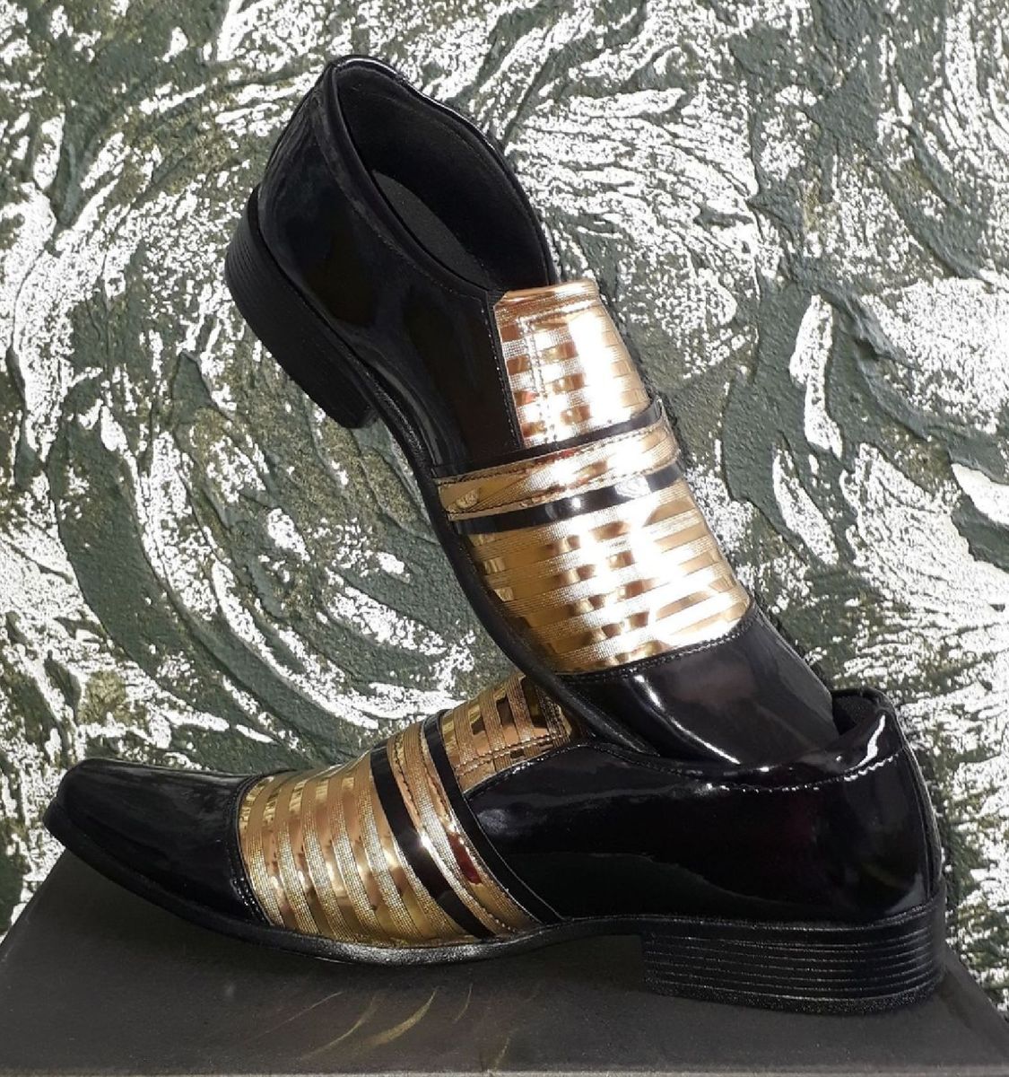 Sapato social com detalhe dourado cheap