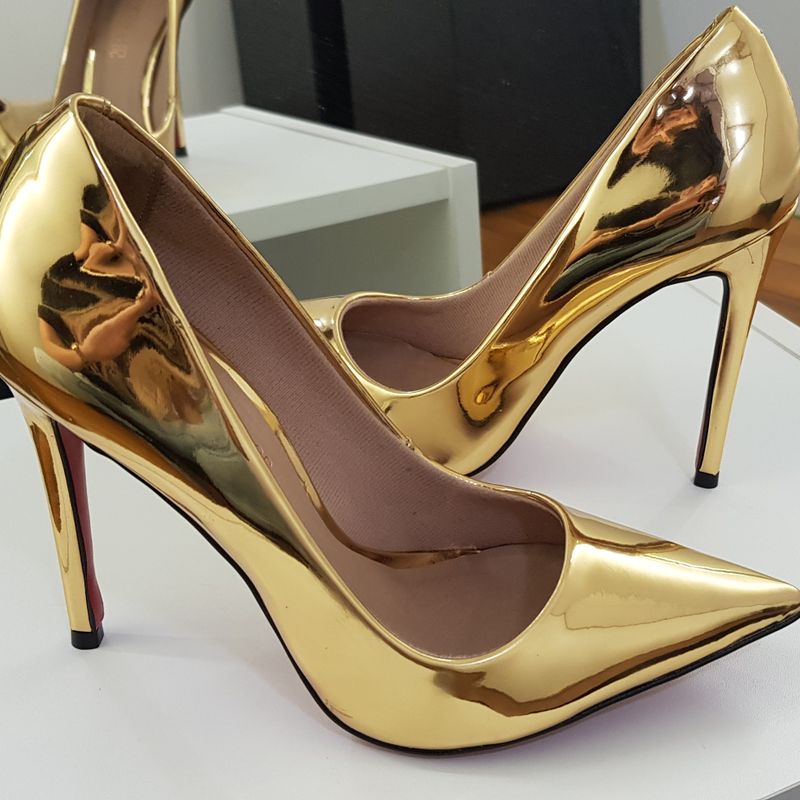 Sapato Feminino Dourado Elegante com Salto Alto Cores Prateado