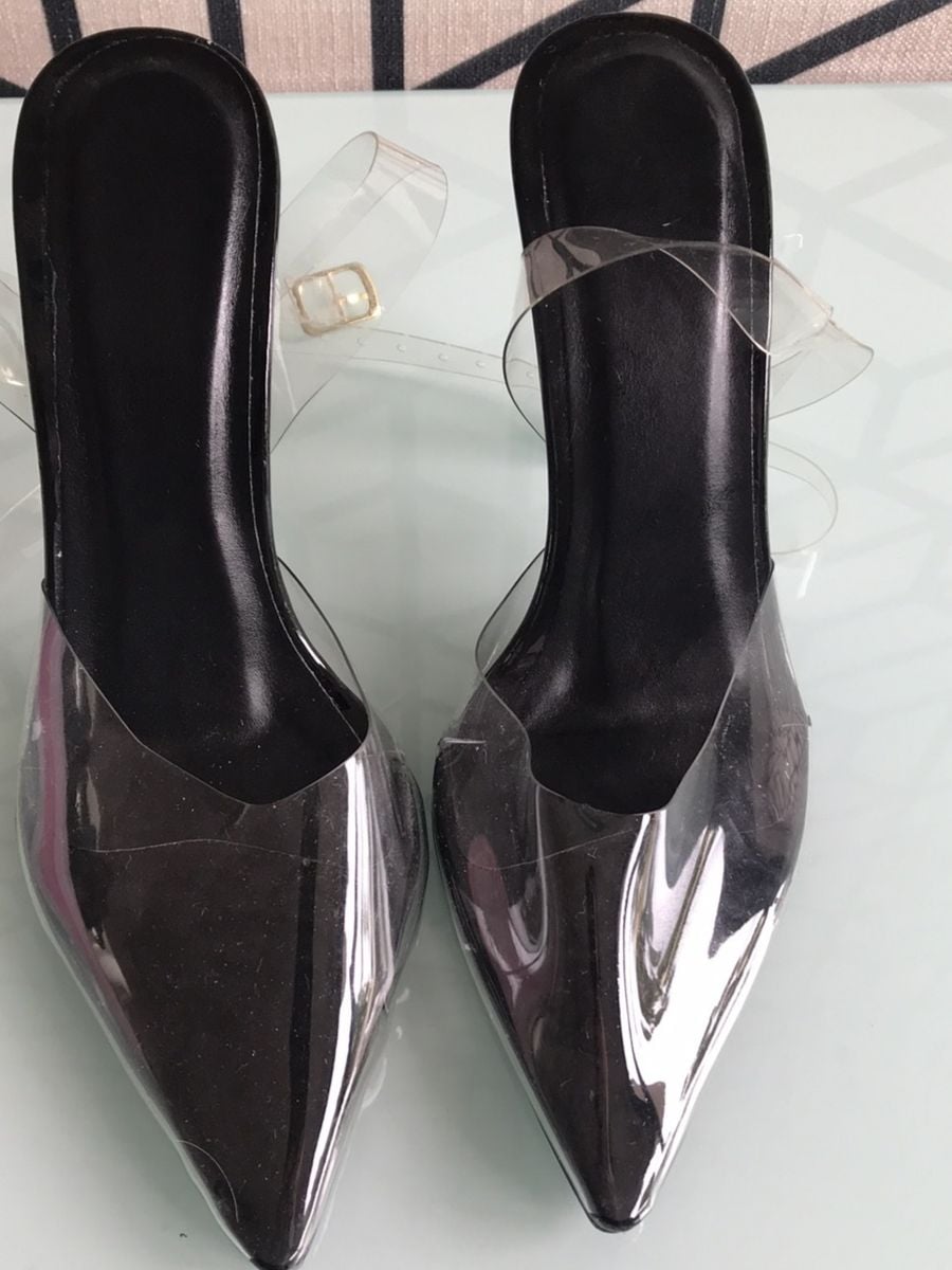 sapato scarpin com transparência