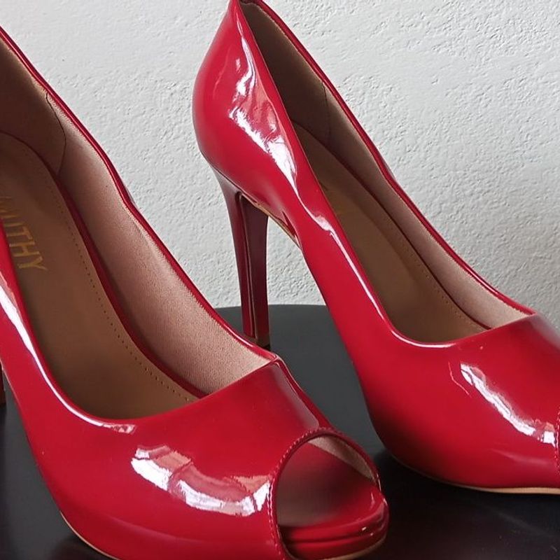 Sapato vermelho peep store toe