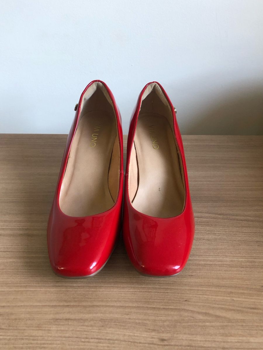sapato vermelho via uno