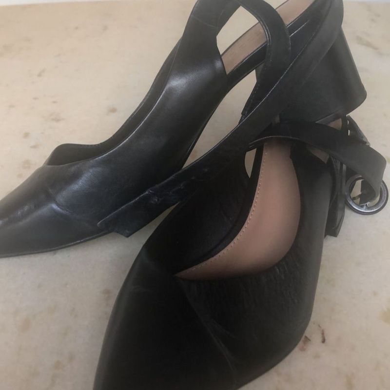 Scapin Arezzo em Couro Sapato Feminino Arezzo Usado 88272903