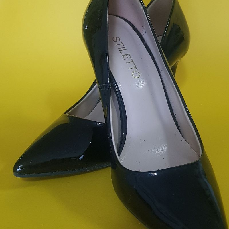 Sapato sale stiletto preto