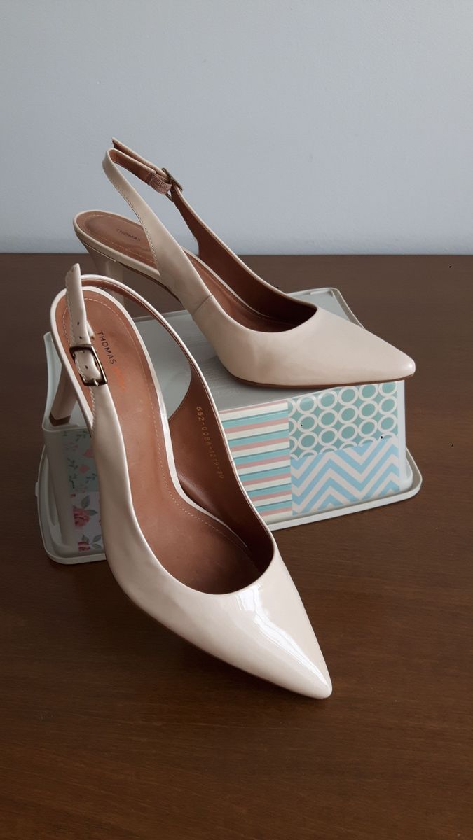 scarpin nude aberto