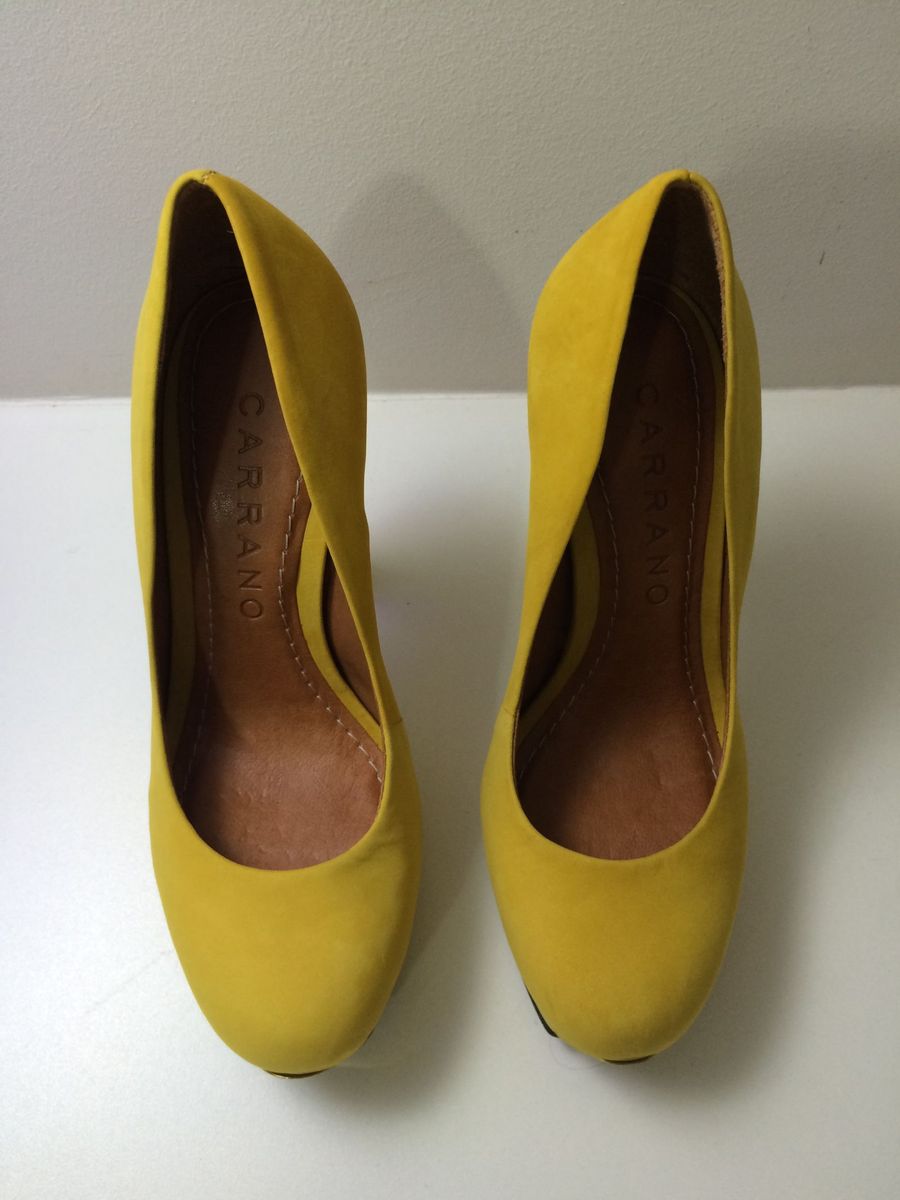 scarpin carrano amarelo