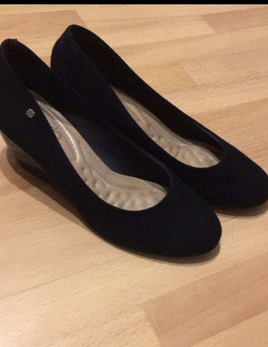 scarpin anabela beira rio