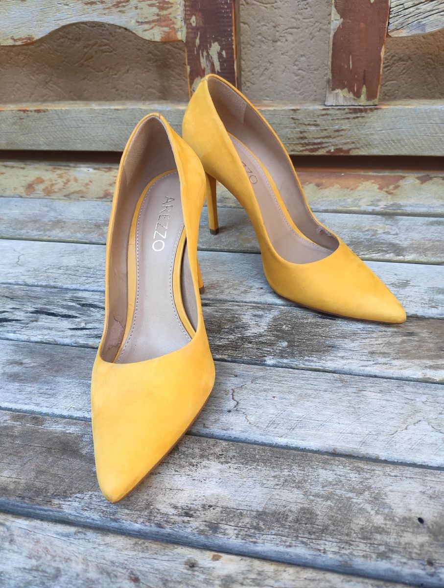 scarpin mostarda arezzo