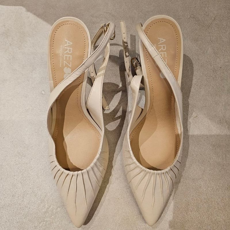 Scarpin Arezzo Off White Novo Tam 38 Sapato Feminino Arezzo