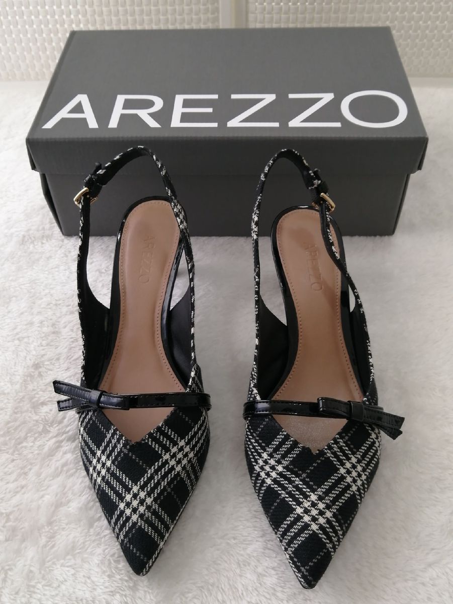 scarpin xadrez arezzo