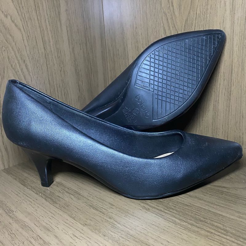 Scarpin preto best sale beira rio conforto