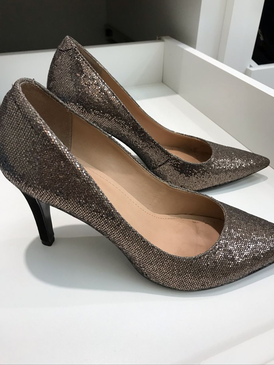 scarpin brilhoso
