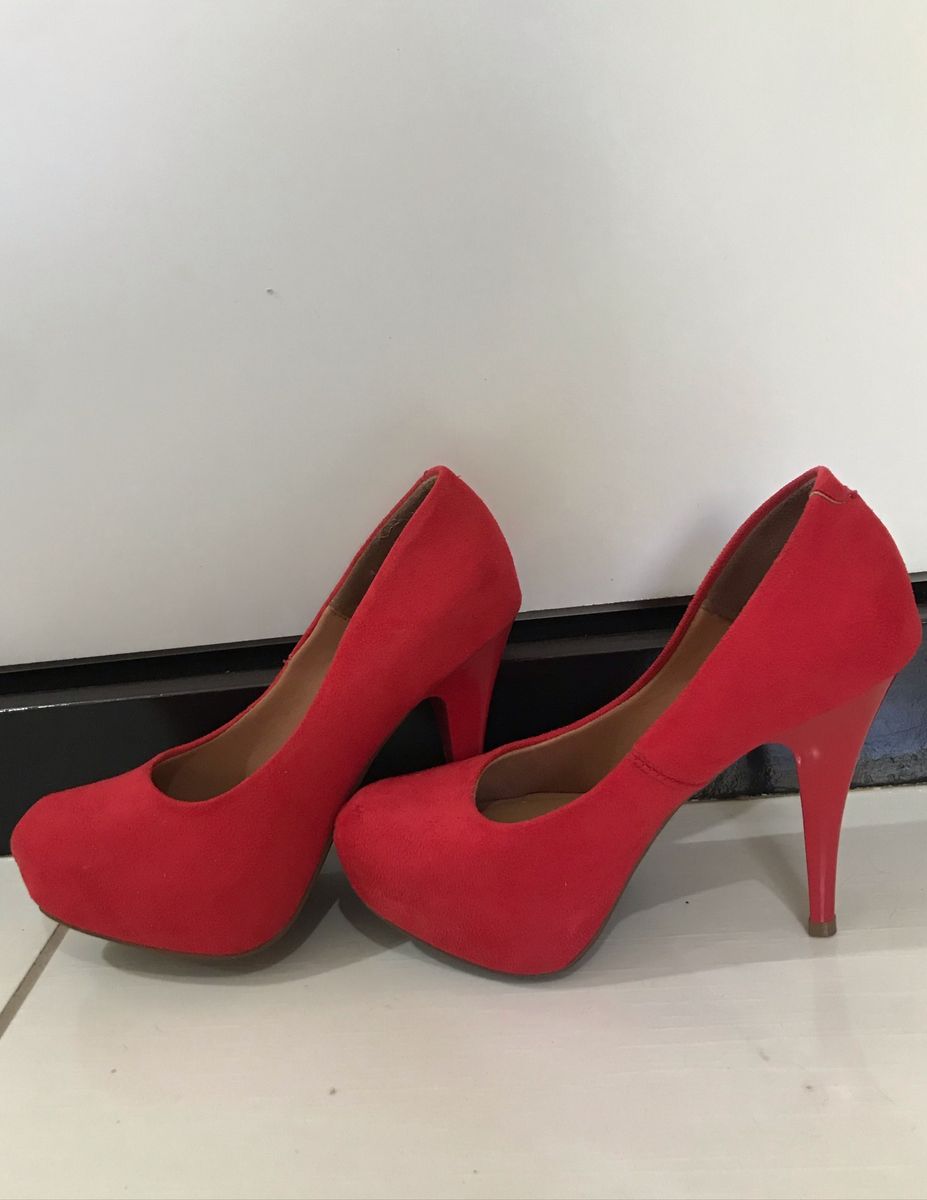 sapato bico tubarão preto